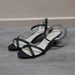 Like NEW 💟 LOW HEEL Sandals Black Strappy Japan